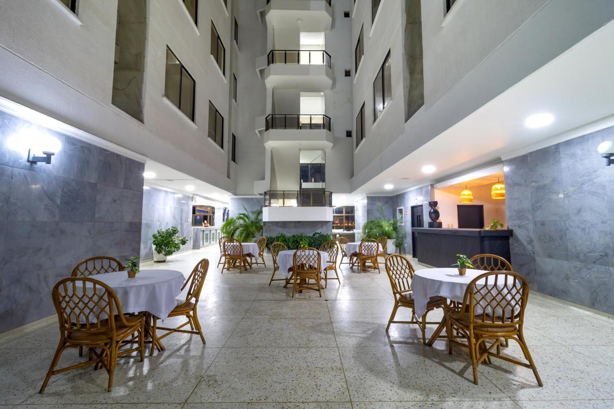 Hotel Axis Inn By Geh Suites Santa Marta  Zewnętrze zdjęcie