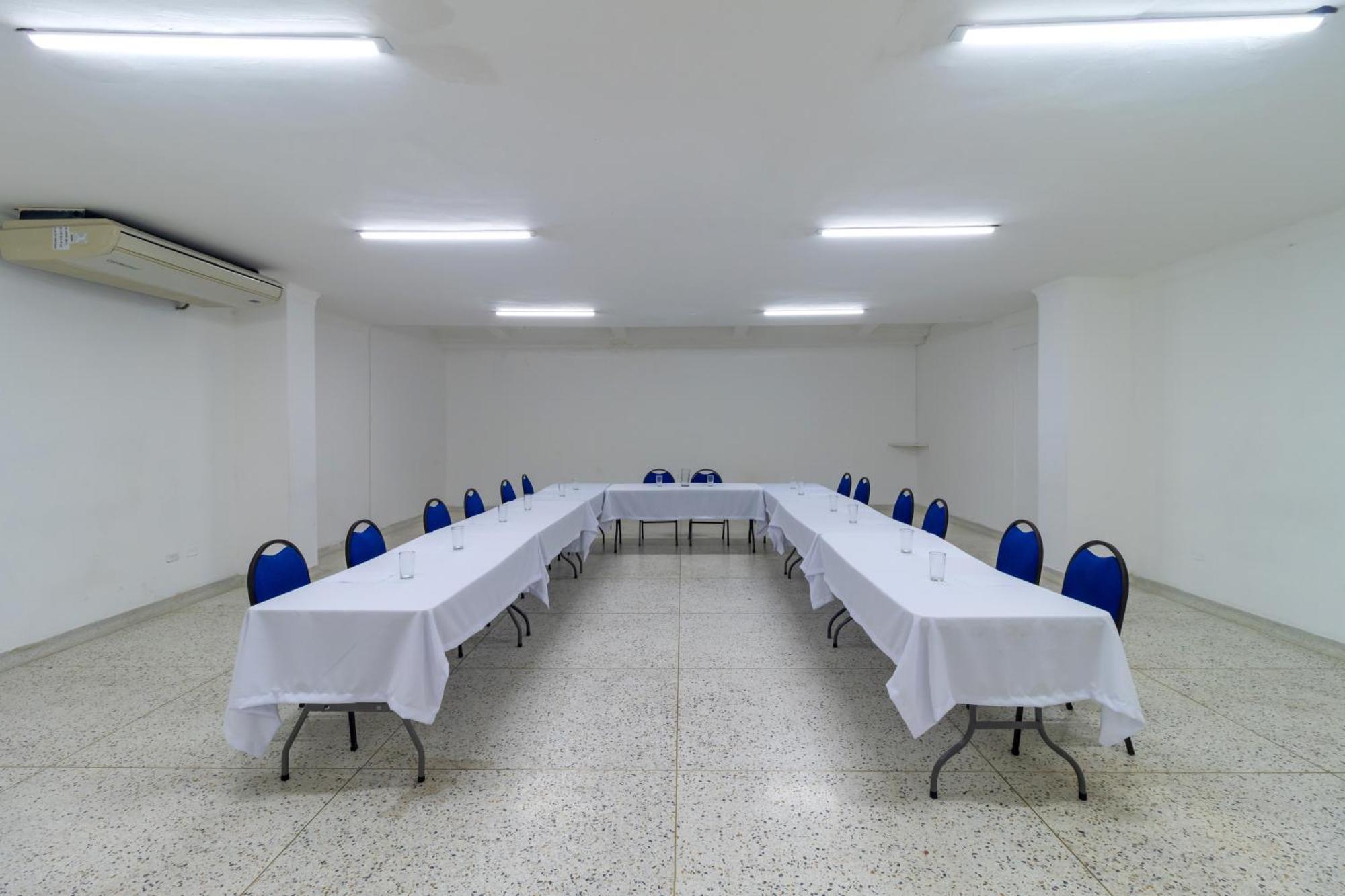 Hotel Axis Inn By Geh Suites Santa Marta  Zewnętrze zdjęcie